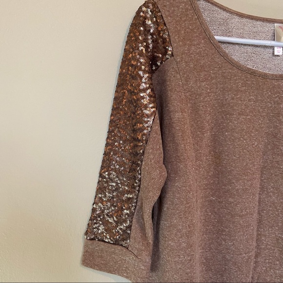 BNWOT Xhilaration high low sequined sweater SZ-M - Picture 3 of 6
